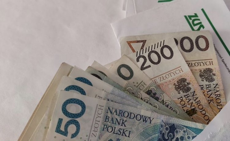 Problem z uzyskaniem świadectwa pracy. Przez brak dokumentu Polacy otrzymują niższą emeryturę