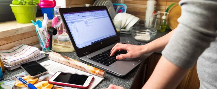 Firmy rozważają wysłanie pracowników na home office. Chcą zaoszczędzić na ogrzewaniu