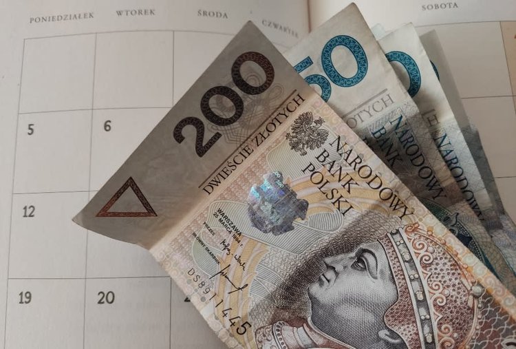 ZUS przypomina: zostały tylko dwa tygodnie. Kilkaset tysięcy osób wciąż nie wykorzystało dodatkowego 500 zł na dziecko
