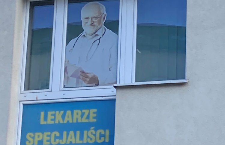 Koniec z odgrywaniem lekarza w reklamach wyrobów medycznych