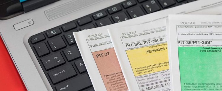 Podatek PIT 2021 do zmiany, odczują niemal wszyscy. Resort w pośpiechu przepycha projekt