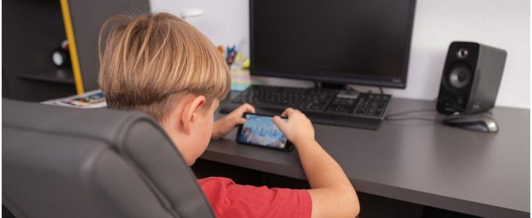 7-latek nabił telefonem rachunek na 2753,91 euro. Matka sama mu pozwoliła