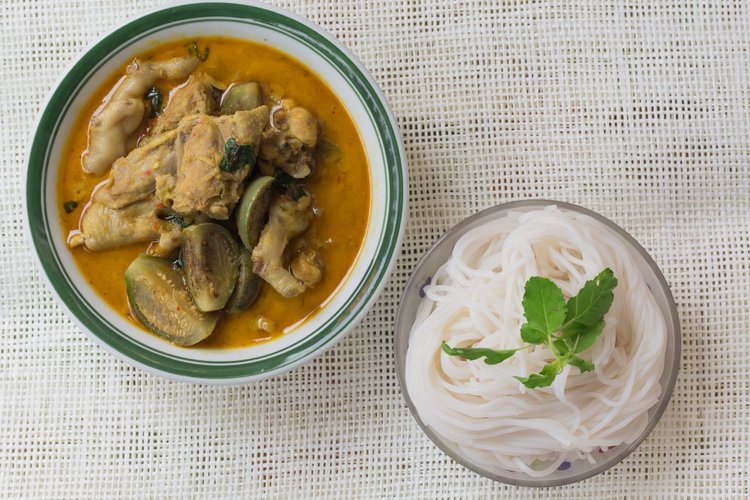 Kuchnia orientalna, czyli kokosowy kurczak w słodkim sosie chili