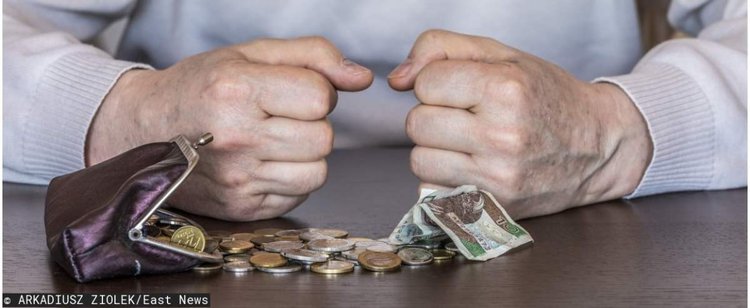 GW: Emeryci biją na alarm, skarbówka zajmuje ich konta. Też mogą zabrać twoją emeryturę za nieopłaconą daninę