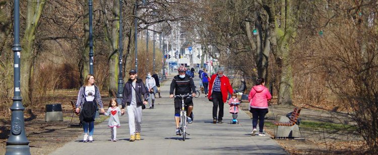 Godzina policyjna i zakaz przemieszczania. Oto oficjalne stanowisko rządu