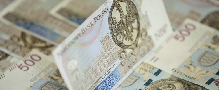 Co z bonem 500 plus? Nie jest to teraz takie proste, podano jednak w końcu ważną datę