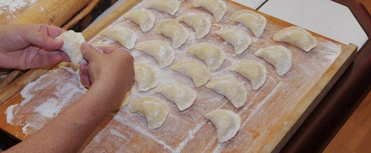 Sposób na elastyczne ciasto na pierogi