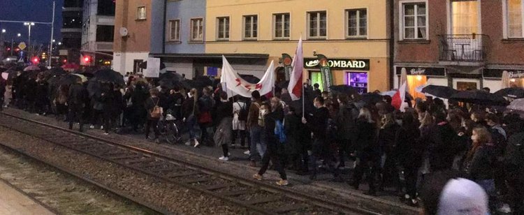 Jutro ruszy główny strajk kobiet. Prawnicy mają kilka ostrzeżeń dla osób, które się na niego wybiorą