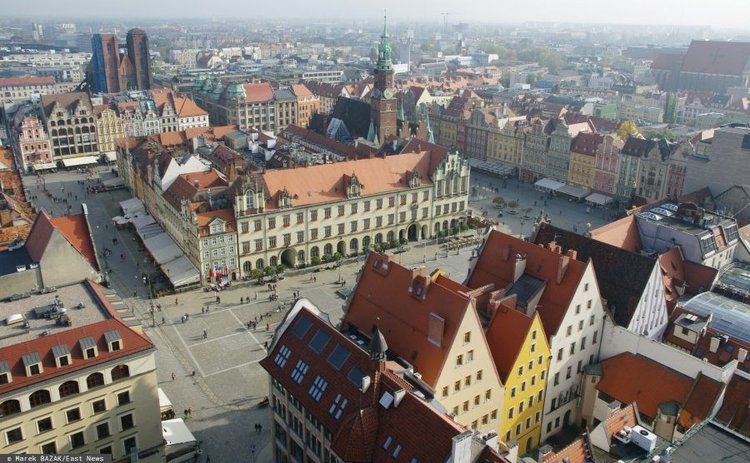 Kosmiczna podwyżka czynszu we Wrocławiu. Przedsiębiorcy proszą o pomoc, PGNiG wypowiada czynsze