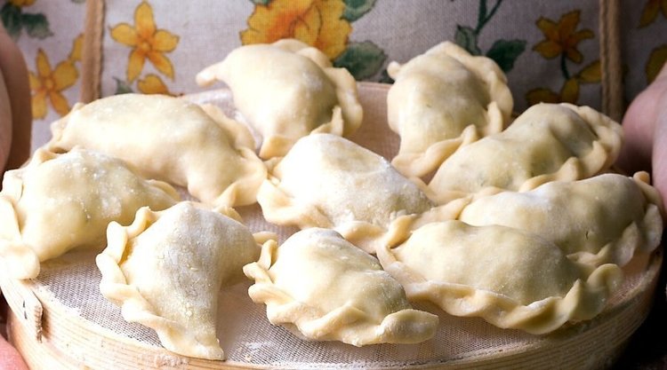 Maślankowe ciasto na pierogi. Elastyczne, wytrzymałe i przepyszne