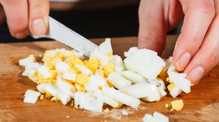 Wiosenna pasta jajeczna z fetą i rzeżuchą. Szybki dodatek do kanapek