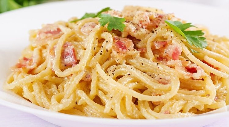 Najprostsza włoska klasyczna carbonara. Przepis bez udziwnień 