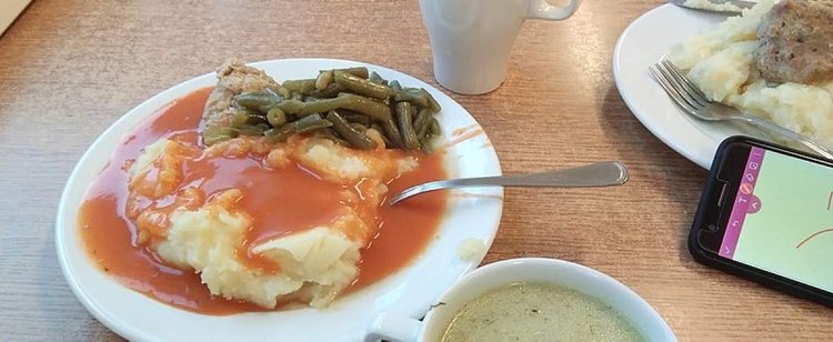 Darmowe posiłki dla dzieci w szkołach. Jesteś za?