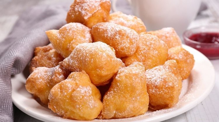 Prosty przepis na domowe pączki kładzione łyżką
