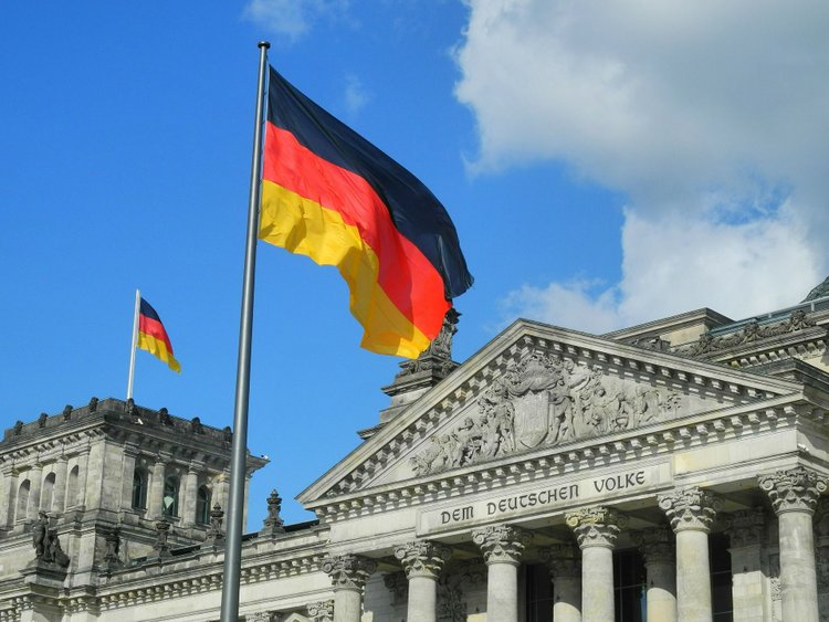 Prezes CDU: Możliwości militarnego wsparcia Ukrainy się wyczerpały 