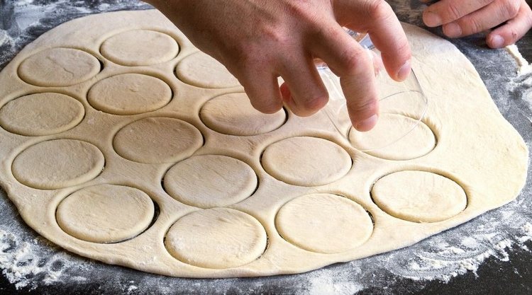 Unikalne, zachwycające delikatnością ciasto na pierogi z mlekiem