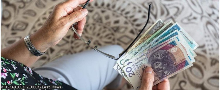 Emerytura stażowa w Polsce: 35 lat pracy dla kobiet i 40 dla mężczyzn. Popierasz?