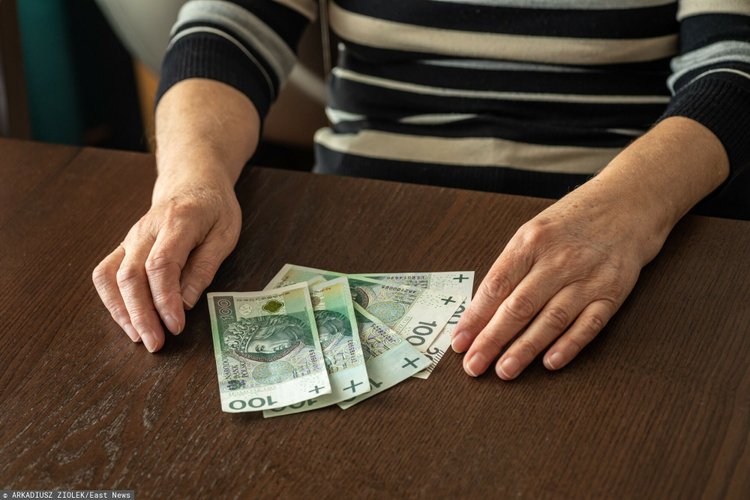 Co z wypłatami i wysokością emerytur w przyszłości. ZUS odpowiada 