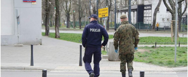 Lockdown zdaniem dr Sutkowskiego za miękki. "Widziałbym wojsko na ulicach"