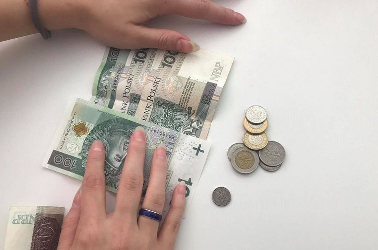 Nawet 1100 zł więcej dla seniorów. Jakie są warunki?