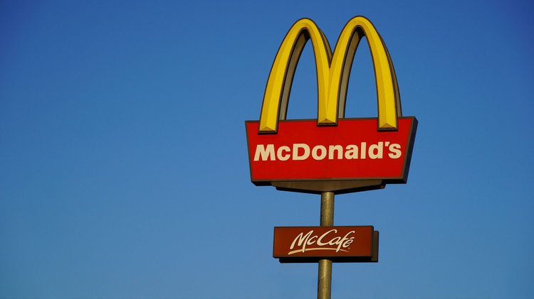 McDonald's planuje zwolnienia. Zmiany w strategii firmy