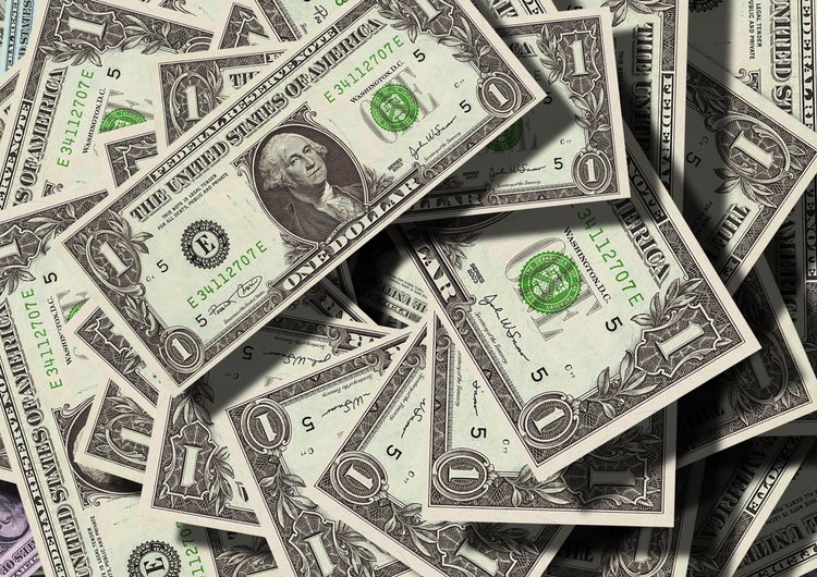Dolar poniżej 4 zł, najtańszy od wybuchu wojny na Ukrainie