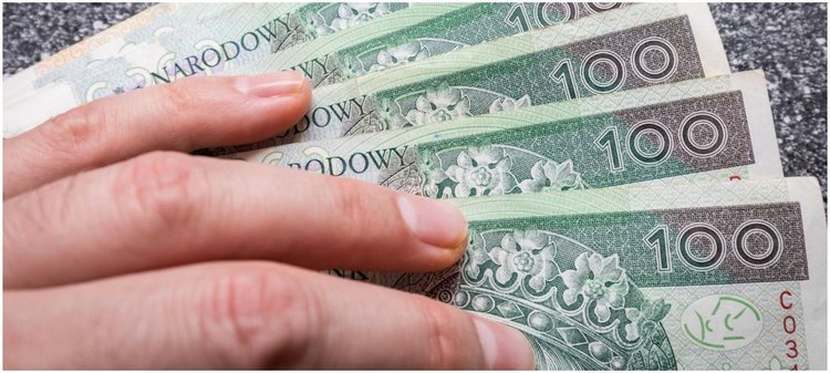 300 plus do zmiany, wnioski przyjmą tylko przez internet. Dla rządu to ogromne oszczędności