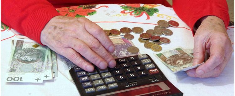 Niewielu emerytów wie, trzynastkę i czternastkę łatwo wyliczysz. Wszystko zależy od waloryzacji