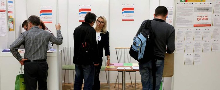 Praca w Warszawie coraz trudniej dostępna. Tak źle nie było od 8 lat
