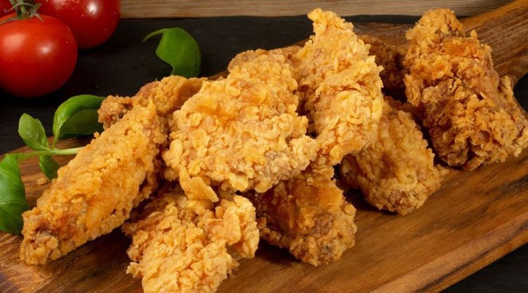 W końcu wszyscy go poznali. Wypłynął przepis na kultową panierkę do kurczaków z KFC