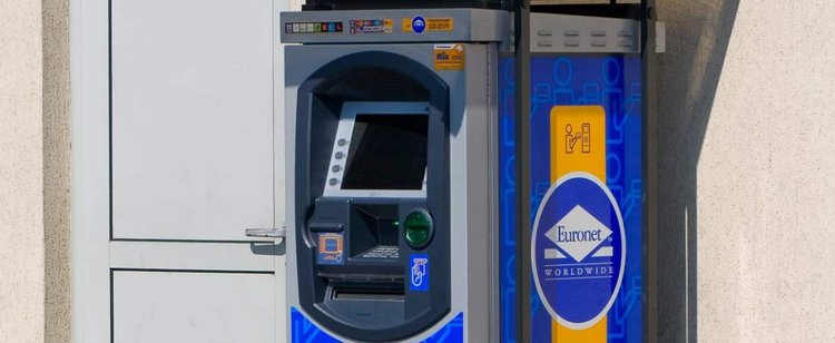Klientów banków czekają potężne ograniczenia. Większość spraw lepiej załatwić jeszcze przed Świętami