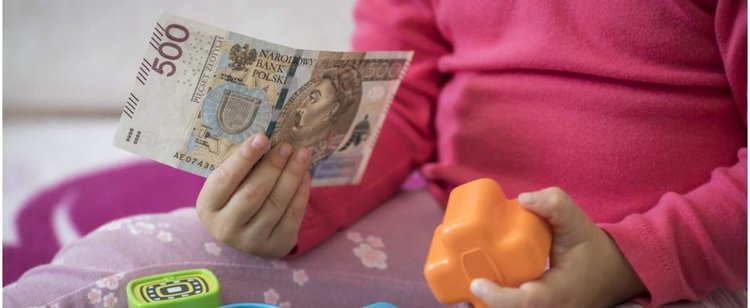 Kindergeld bije na głowę 500 plus. Tysiące Polaków dostanie pieniądze z niemieckiego programu