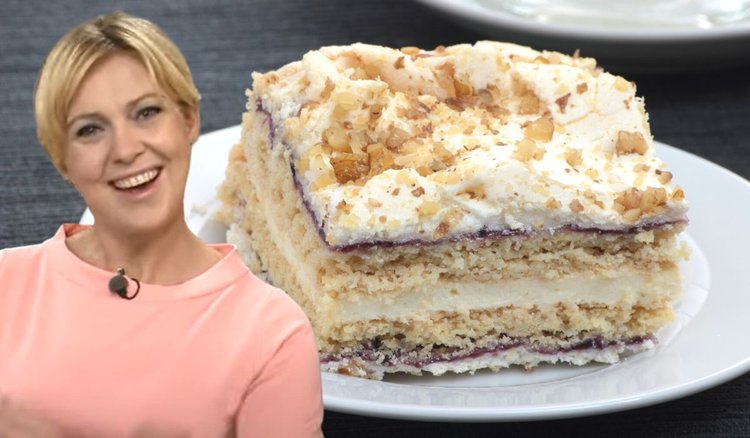 Ekspresowe ciasto bez pieczenia na herbatnikach według przepisu Ewy Wachowicz. Przebojowy deser dla całej rodziny