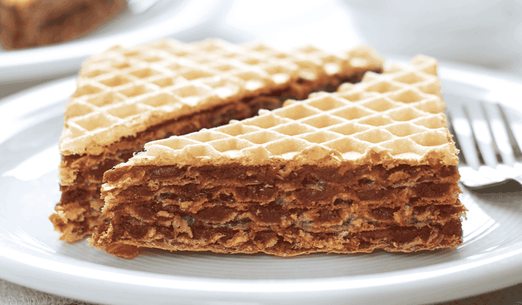 Banalnie proste wafle przekładane kajmakiem. Smak sprzed lat zachwyca do dziś. Pamiętaj o 1 detalu