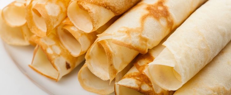 Robiąc naleśniki najpierw dodajesz do miski jajka czy mąkę? Kolejność zmienia wszystko