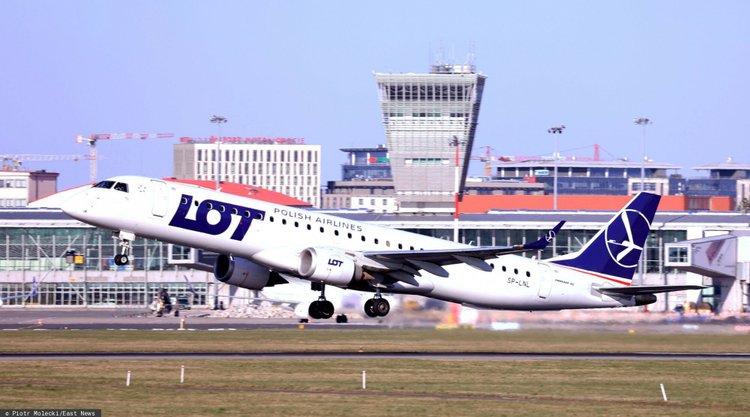 Dane dotyczące podróży posłów. Ci posłowie latali samolotami najczęściej