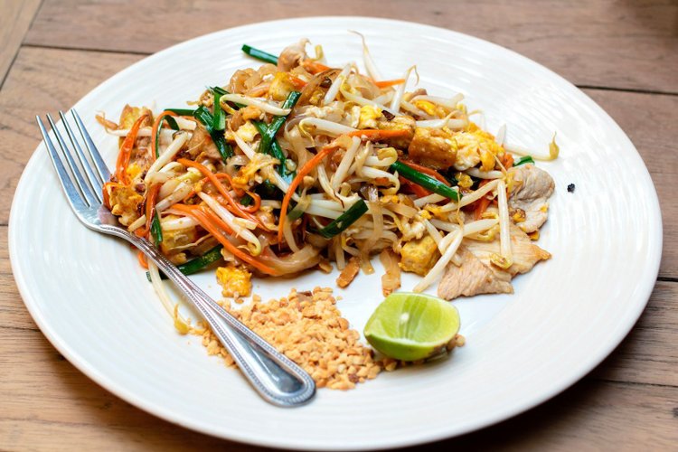 Pad thai nie musi być trudny, znamy bajecznie prostą recepturę