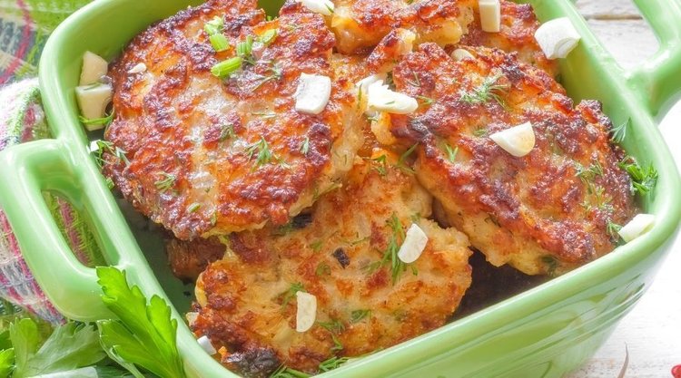 Sposób na doskonałe siekane kotlety z rybą. Smakiem i aromatem przebijają schabowe