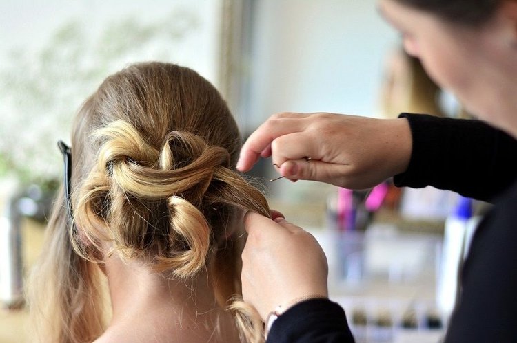 Niepokojące wyniki badań. Co czwarty pracodawca z branży beauty planuje zwolnienia pracowników