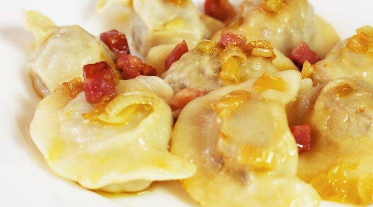 Pani Janinie pierogi ruskie wychodzą lepiej niż Magdzie Gessler. Dzięki sekretnemu składnikowi do ciasta