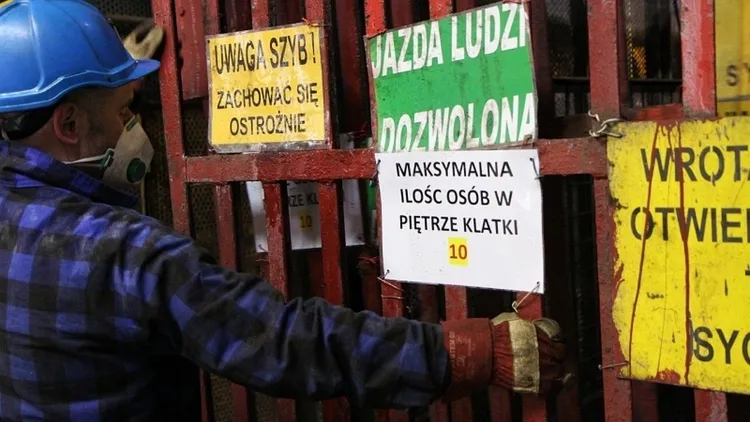 Masowe zwolnienia u górniczego giganta. Spółka dopiero co podniosła pensje