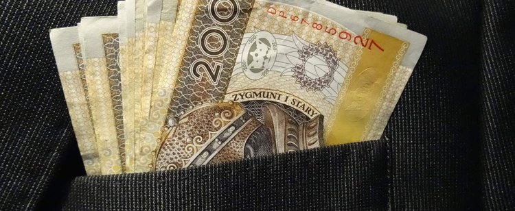 O obiecanych 3 tys. zł możemy zapomnieć. Ale płaca minimalna w 2021 roku wzrośnie
