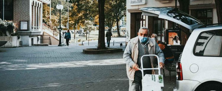 Niepokojące doniesienia z Niemiec. Ze sklepów został wykupiony niemal całkowicie podstawowy produkt