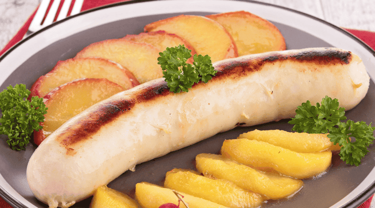 Biała kiełbasa pieczona z jabłkami. Prosto, pysznie, niedrogo