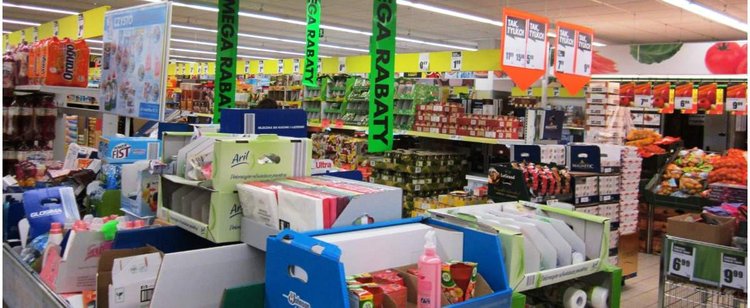 Biedronka omija zakaz handlu, sieć wchodzi we współpracę z Pocztą Polską. Testy już trwają