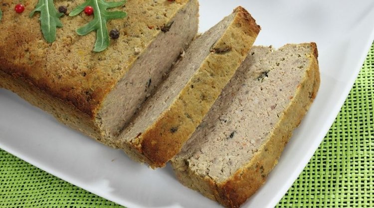 Wilgotny wielkanocny pasztet jak u babci. Wystarczy 1 prosta sztuczka 