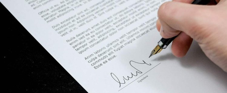 Czym się charakteryzuje umowa o dzieło? Jakie są jej zalety?