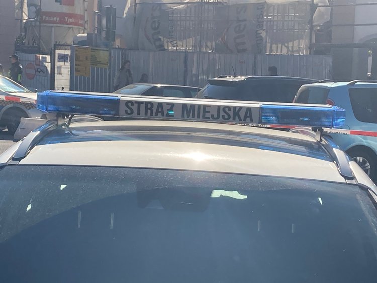 Polacy wciąż palą w piecach, czym popadnie. Za nieprzestrzeganie przepisów grożą wysokie mandaty
