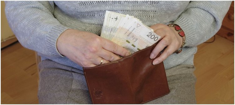 Emerytura honorowa. Co zrobić aby otrzymać dodatek 4,5 tys. zł brutto?