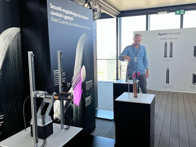 Nowa generacja suszarko — lokówki Dyson Airwrap